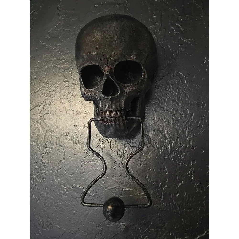 RESIN SKULL Door Knocker SILVER Gray Home WALL DECOR Dark Gothic Halloween New - Picture 3 of 6